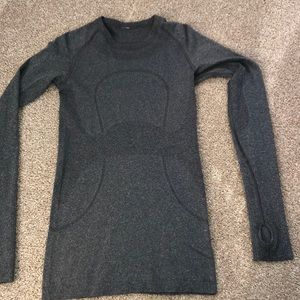 Lululemon long sleeved top